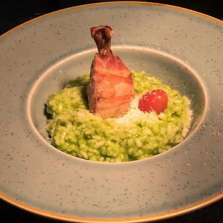 Royal Πανσιόν Bytca